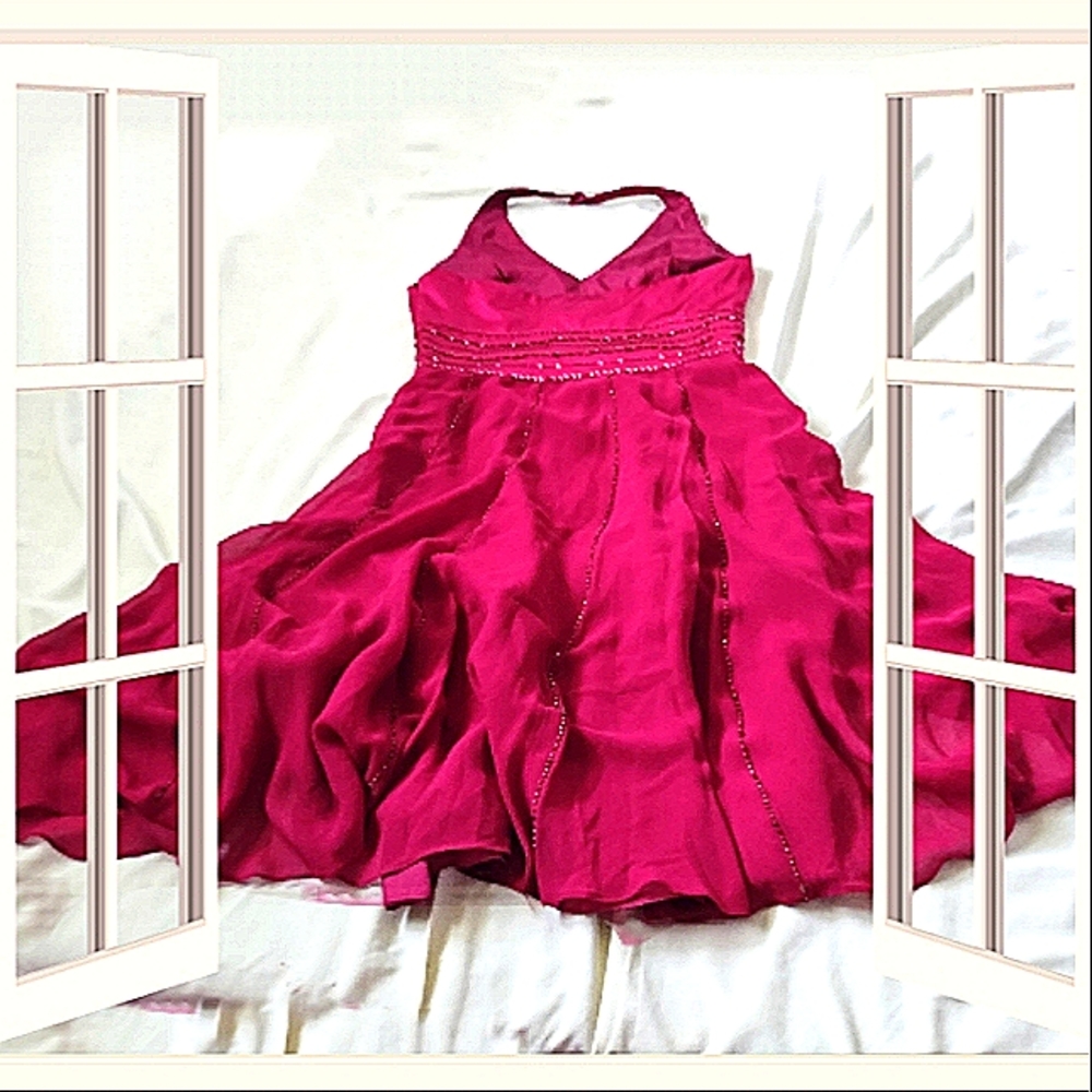 Maggy London 💯 Silk size 6 Dress